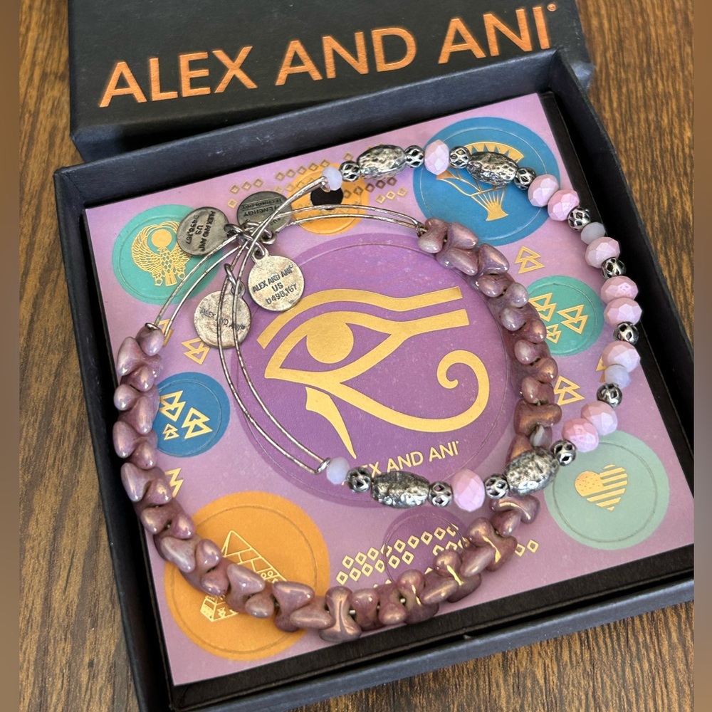 Alex and Ani Egyptian ‘Enlightenment Awaits’ Collection.
Expandable Double Set